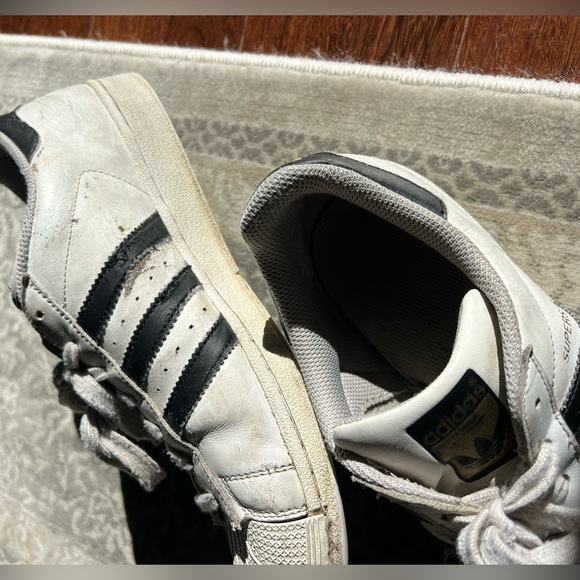 2 pairs!  Adidas Samba & Addidas superstars - Picture 12 of 12
